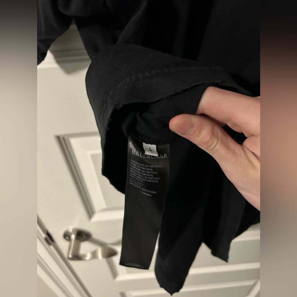 balenciaga be different tee - Picture 6 of 7